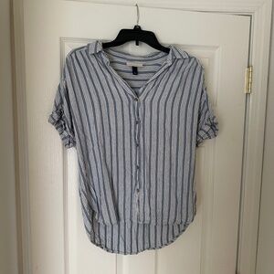 Universal Thread Target Blue and White Striped Button Up Shirt